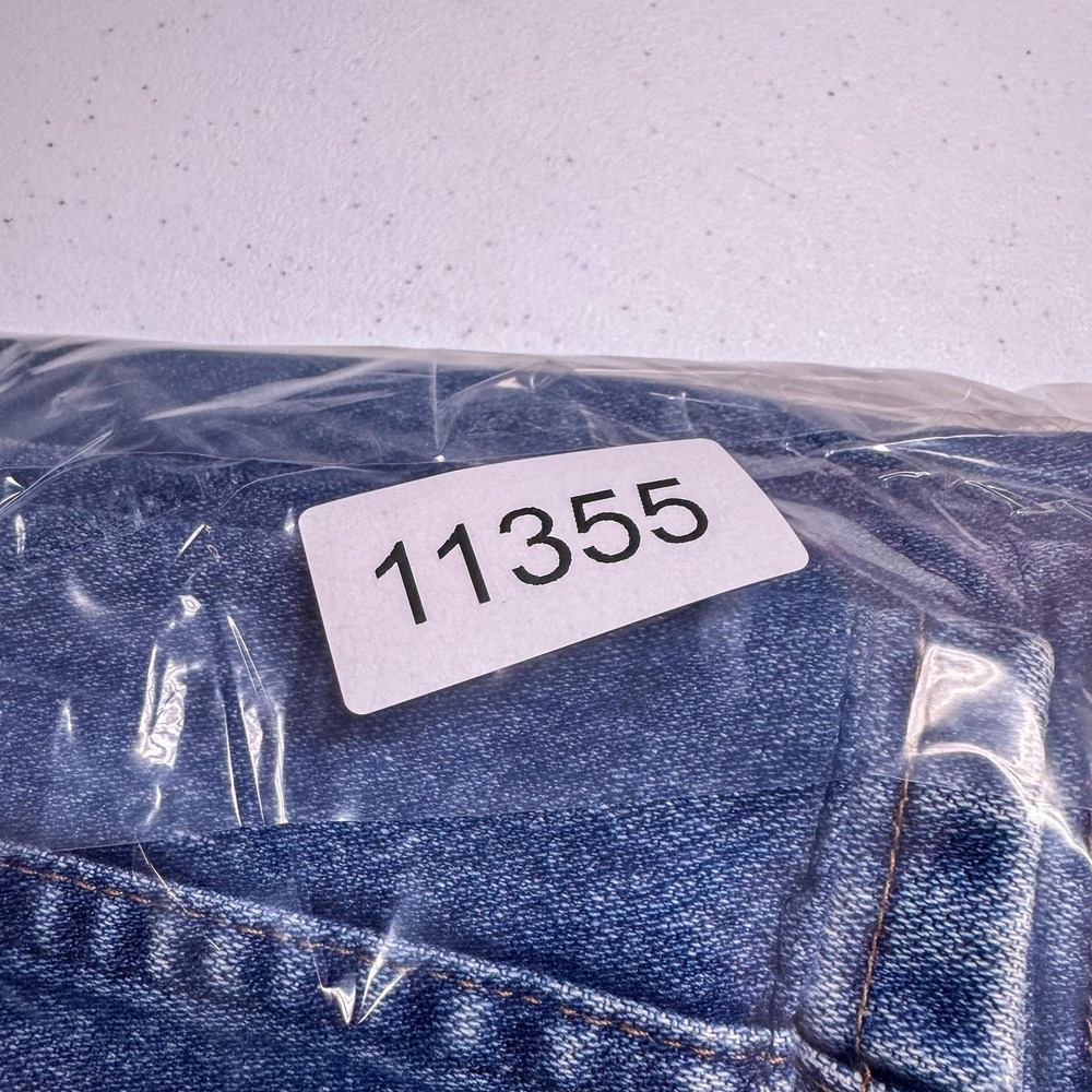 Wrangler 13MWZ Jeans Mens 40 Medium Wash Blue Cowboy Cut Straight Regular 40x30‎ - Picture 13 of 13